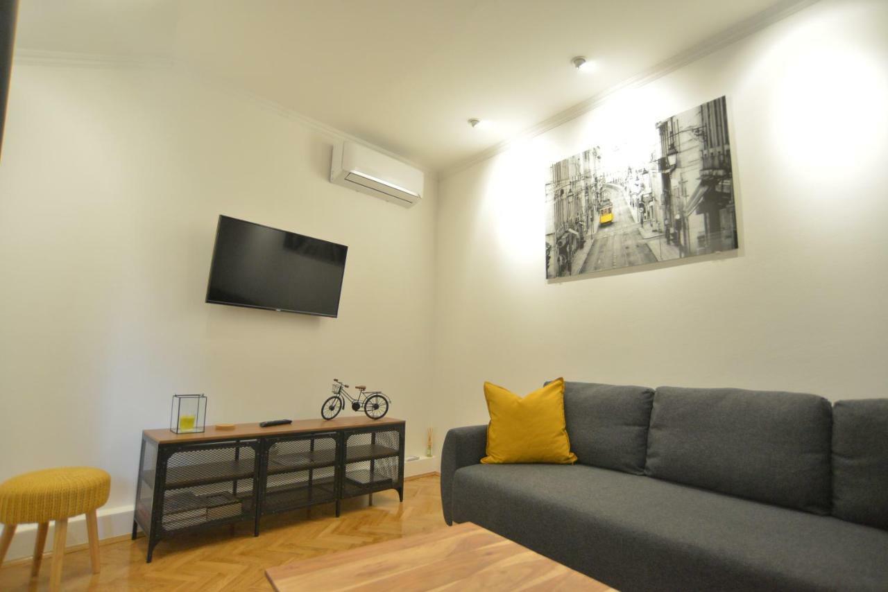 Apartman Lena Ðakovo Eksteriør billede