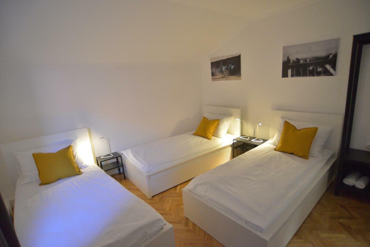Apartman Lena Ðakovo Eksteriør billede